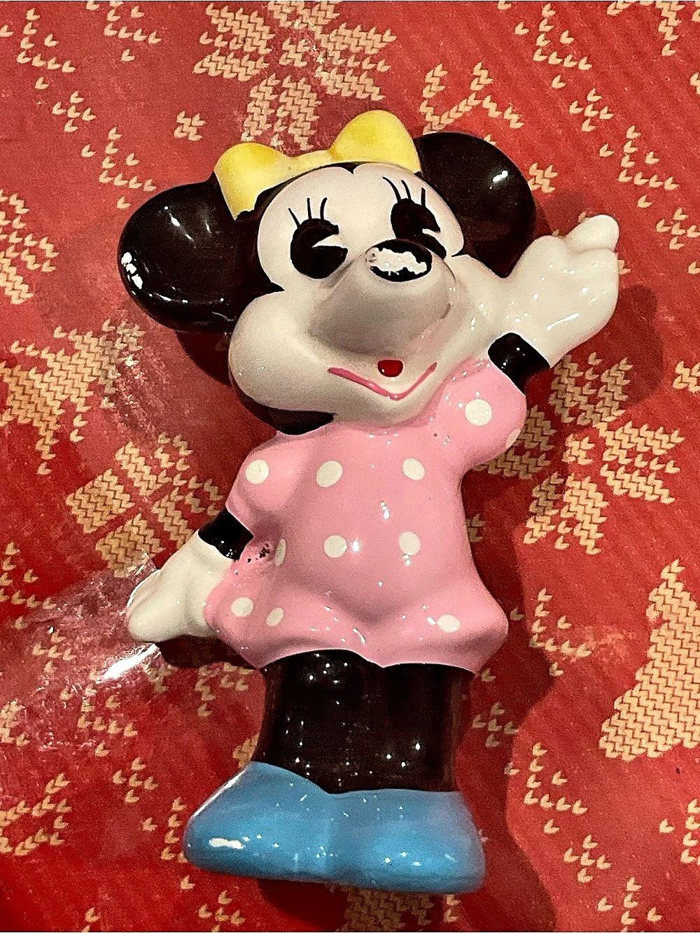 Shelf 2-MINNIE MOUSE-JAPAN-WALT DISNEY-UNUSUAL SMILE? 4 in tall - Picture 2 of 5